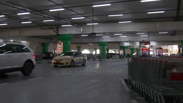 Földalatti parkoló, Dubai-ban — Stock videók
