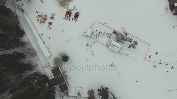 Vue de dessus de la station de ski — Video