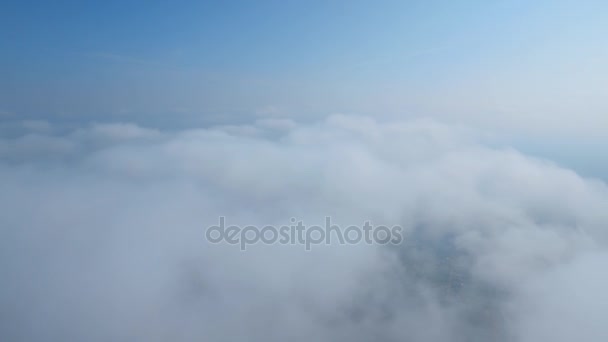 Fantastische panorama boven wolken — Stockvideo