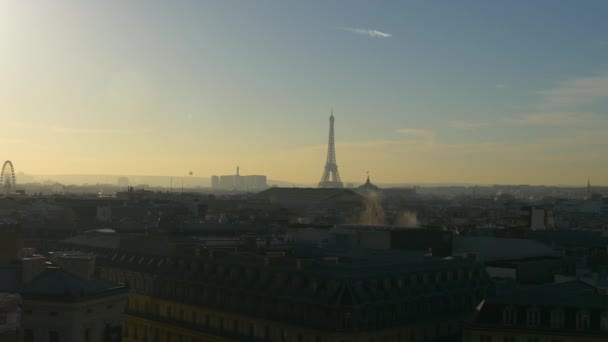 Gyönyörű párizsi utca-és városrészlet — Stock videók