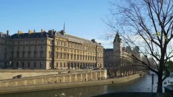 Gezi otobüs turu Paris Caddesi üzerinde — Stok video