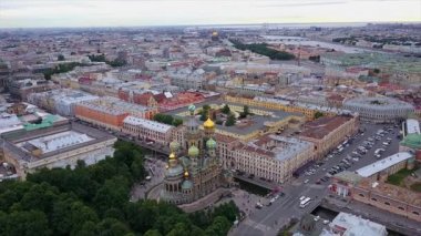 Saint Petersburg şehrinin güzel havadan görünümü 