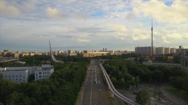 Moscostadslandskap trafik panorama — Stockvideo