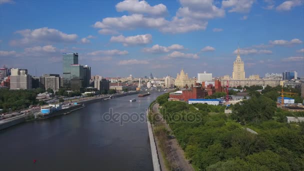 Güneşli Bir Gün Moskova Şehir Nehri Merkezi Anten Panorama Rusya — Stok video