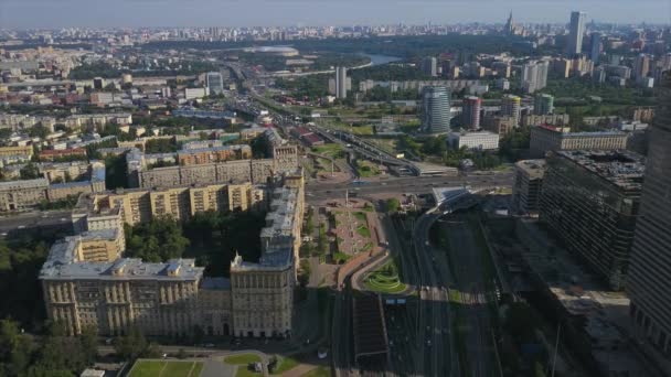 Moskoe stadsgezicht verkeer panorama — Stockvideo