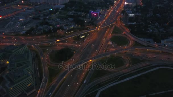 Noche Iluminaba Paisaje Urbano Moscú Tráfico Intersección Aérea Panorama Rusia — Vídeos de Stock