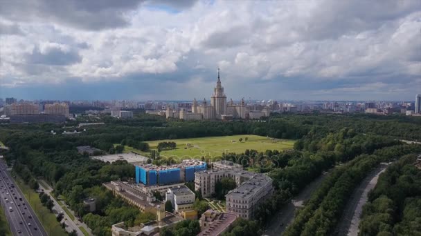 Солнечный День Москва Город Известный Университетский Парк Воздушной Панорамы России — стоковое видео