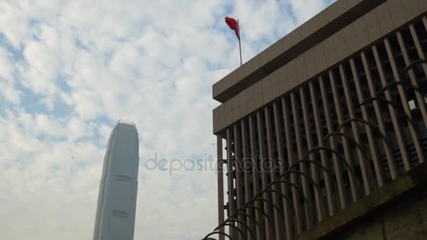 Ifc Hong Kong Czas Dzień Budynek Przodu Flaga Chin Panorama — Wideo stockowe