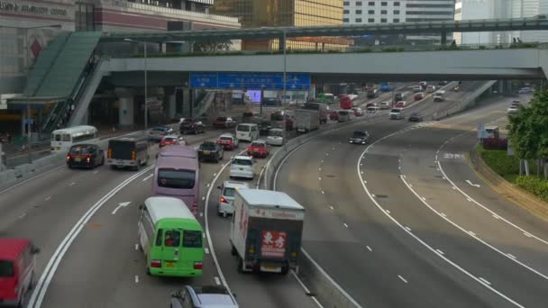 Tráfico diurno en Hong Kong — Vídeo de stock
