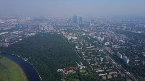 Καλοκαιρινή Ημέρα Μόσχα Cityscape Δασικό Πάρκο Εναέρια Ρωσία Πανόραμα — Αρχείο Βίντεο