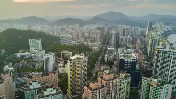 Panorama de la circulation dans le paysage urbain de Zhuhai — Video