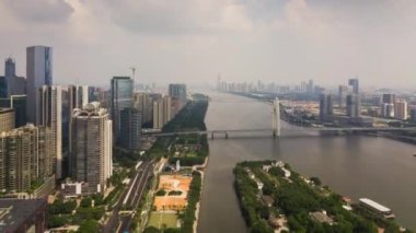 Gündüz vakti Guangzhou Endüstriyel Şehir Havası Panoraması. 4k zaman dilimi Çin porseleni