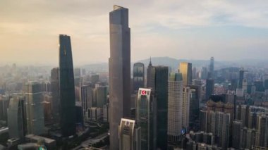 Gündüz vakti Guangzhou Endüstriyel Şehir Havası Panoraması. 4k zaman dilimi Çin porseleni