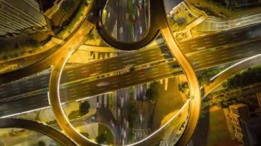 Gece saat Guangzhou cityscape Rating hava panorama. 4 k timelapse görüntüleri Çin