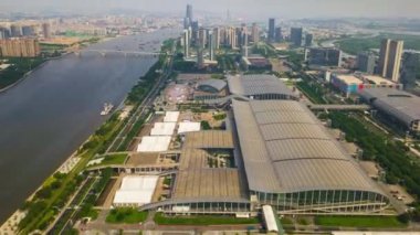 Gündüz vakti Guangzhou Endüstriyel Şehir Havası Panoraması. 4k zaman dilimi Çin porseleni