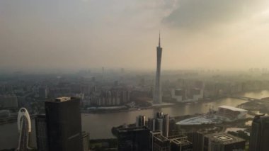Gündüz vakti Guangzhou Endüstriyel Şehir Havası Panoraması. 4k zaman dilimi Çin porseleni