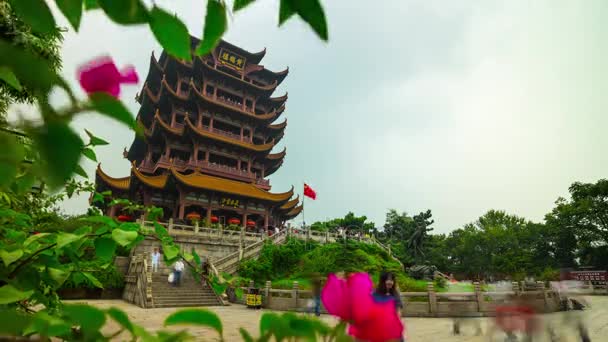 Wuhan gate glocke tempel park — Stockvideo