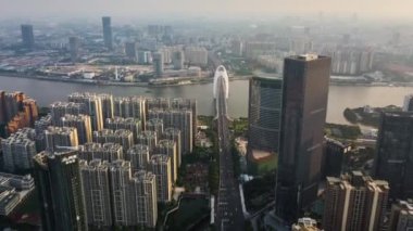 Gündüz vakti Guangzhou Endüstriyel Şehir Havası Panoraması. 4k zaman dilimi Çin porseleni