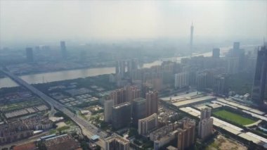 Gündüz vakti Guangzhou Endüstriyel Şehir Havası Panoraması. 4K Çin porseleni