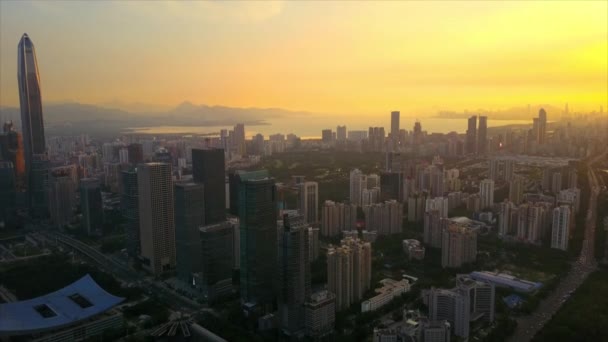 Solnedgången över Shenzhen downtown — Stockvideo
