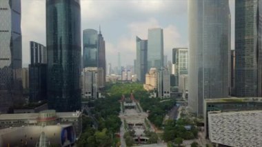 Gündüz vakti Guangzhou Endüstriyel Şehir Havası Panoraması. 4K Çin porseleni