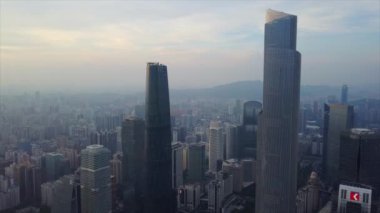 Gündüz vakti Guangzhou Endüstriyel Şehir Havası Panoraması. 4K Çin porseleni