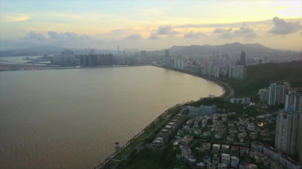 Čína noční osvětlená zhuhai dopravní křižovatka ulic letecké panorama města 4k časová prodleva — Stock video