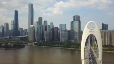 Gündüz vakti Guangzhou Endüstriyel Şehir Havası Panoraması. 4K Çin porseleni