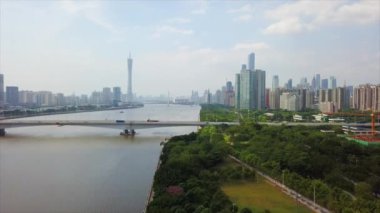 Guangzhou - Ocak 4: Guangzhou Canton Tv Kulesi, Guangzhou, Çin. Renkli gün zaman sahne Guangzhou Canton Tv astronomik ve Çin'deki en yüksek Kulesi gezi Kulesi