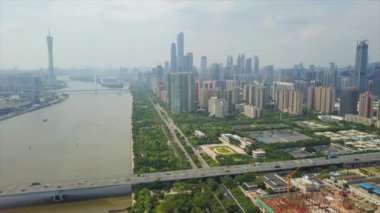 Gün zaman Guangzhou Rating cityscape hava panorama. 4 k timelapse görüntüleri Çin