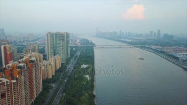 Gündüz vakti Guangzhou Endüstriyel Şehir Havası Panoraması. 4K Çin porseleni