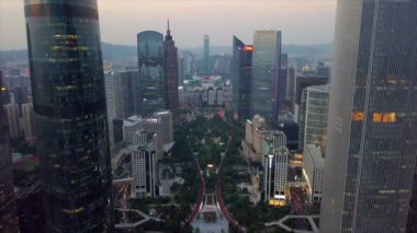 Gündüz vakti Guangzhou Endüstriyel Şehir Havası Panoraması. 4K Çin porseleni