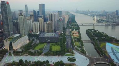 Gündüz vakti Guangzhou Endüstriyel Şehir Havası Panoraması. 4K Çin porseleni