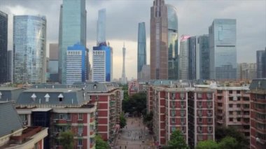 Gündüz vakti Guangzhou Endüstriyel Şehir Havası Panoraması. 4K Çin porseleni