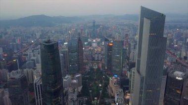 Gündüz vakti Guangzhou Endüstriyel Şehir Havası Panoraması. 4K Çin porseleni