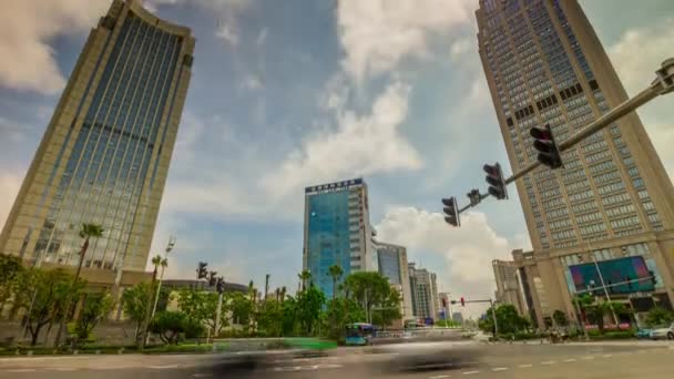 Chiny w nocy oświetlony zhuhai city ruchu skrzyżowanie ulicy antenowe panorama 4k upływ czasu — Wideo stockowe