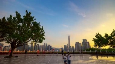 Shenzhen, Çin - Aralık 2017: gün ışığı kalabalık panoramik 4 k zaman sukut Aralık 2017 shenzhen, Çin.