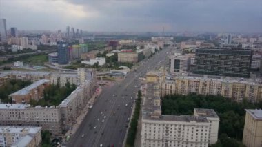 Moskova şehir güneşli gün trafik panorama 4k Rusya