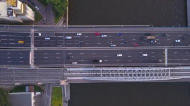 Moskova şehir güneşli gün trafik panorama 4k Rusya
