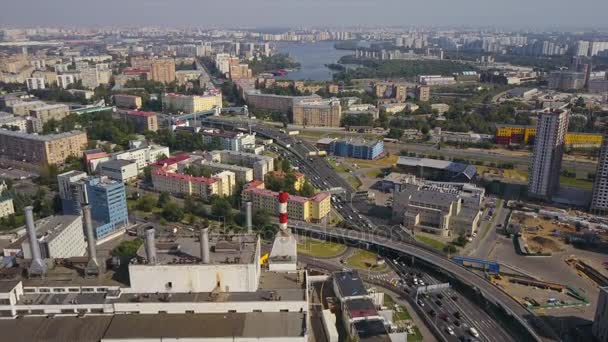 Moskoe stadsgezicht verkeer panorama — Stockvideo