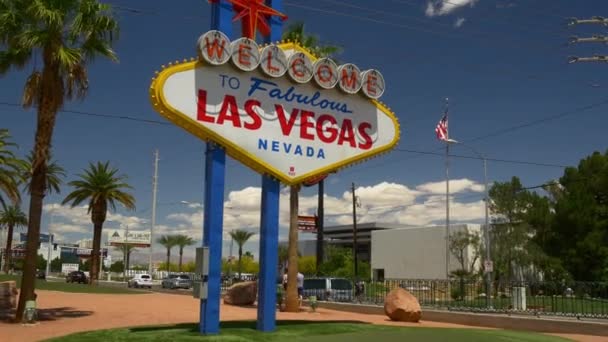 Tourists near Las Vegas sign — Stock Video