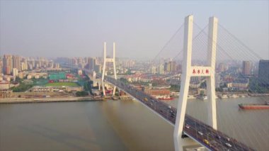 Akşam vakti Shanghai şehir manzaralı pudong şehir merkezindeki Bay Air Panorama 4k porseleni.