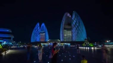 Gece vakti wuhan cityscape hava panorama 4 k Çin aydınlatılmış