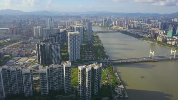 Panorama de la circulation dans le paysage urbain de Zhuhai — Video
