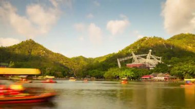 Güneşli bir gün zhuhai şehir ünlü jingshan Parkı Gölü Panoraması 4k timelapse Çin