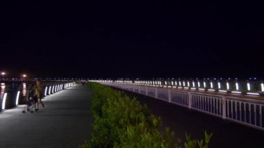 güneşli bir gün zhuhai şehir plajda dinlenebilir bölge panorama 4k timelapse Çin