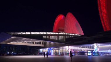 Zhuhai, Çin - Eylül 2017: zhuhai şehir ünlü opera binası kare panorama 4k yaklaşık Eylül 2017 zhuhai, Çin.