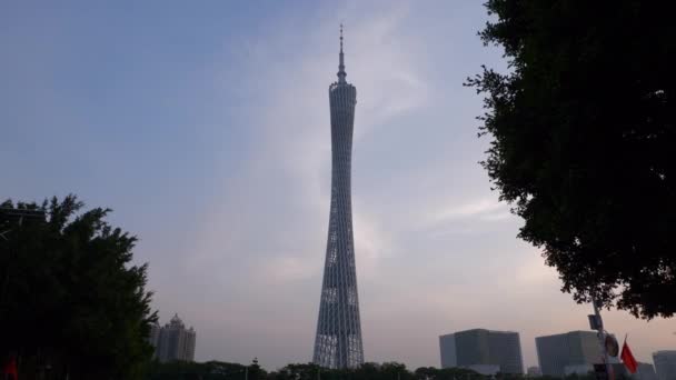 Γκουανγκζού Ιανουαρίου Guangzhou Canton Πύργος Τηλεόρασης Guangzhou Κίνα Πολύχρωμα Μέρα — Αρχείο Βίντεο