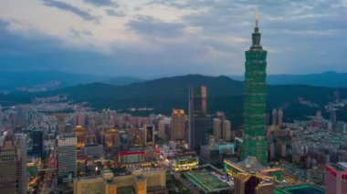 Gün zaman Taipei cityscape panorama. 4 k görüntüleri Çin