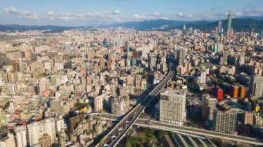 Gün zaman Taipei cityscape panorama. 4 k görüntüleri Çin